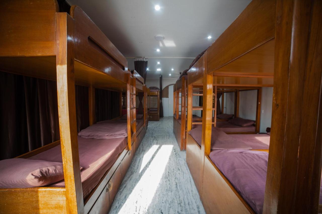 Pearl Courtyard Dormitory Varanasi Exterior foto