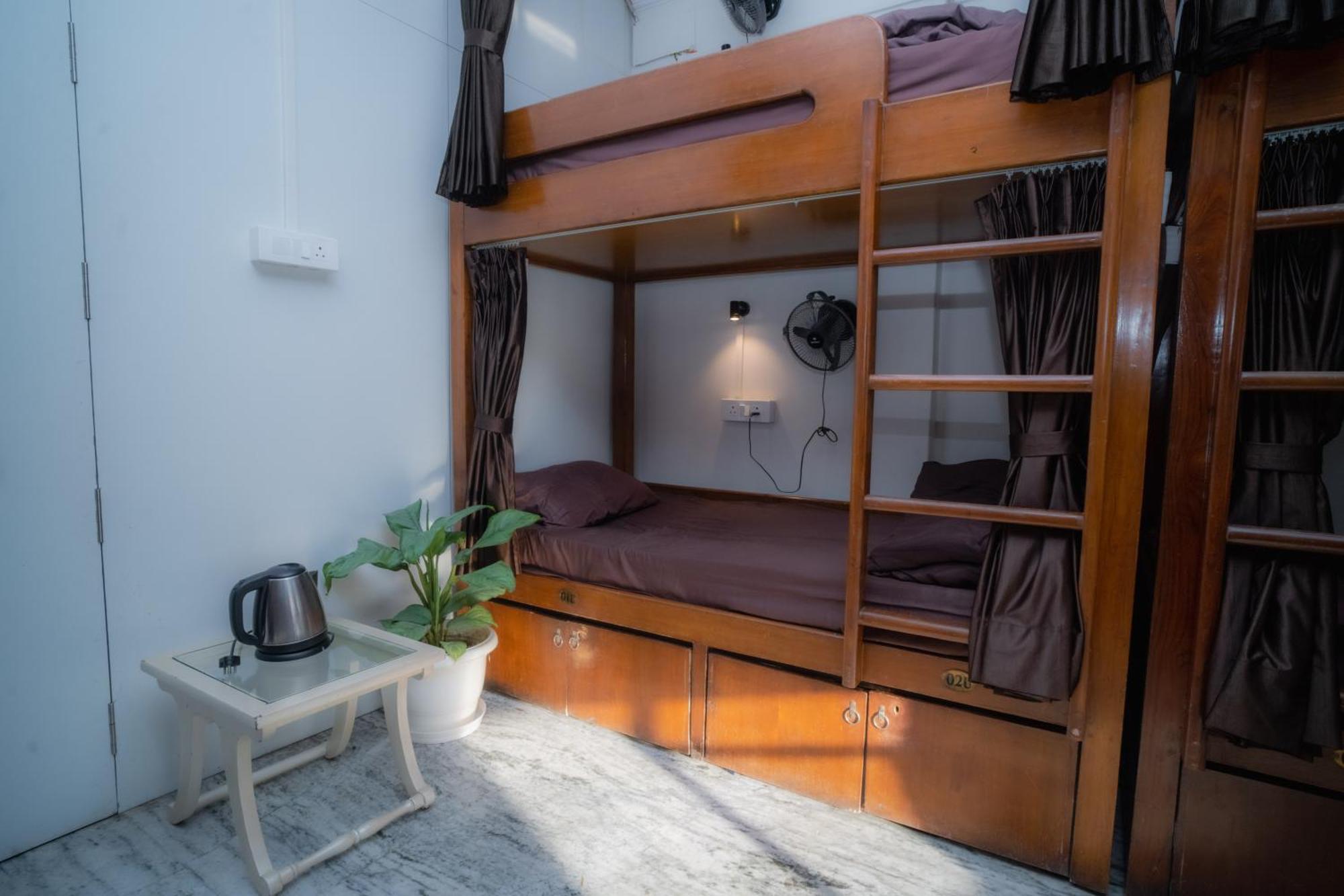Pearl Courtyard Dormitory Varanasi Exterior foto