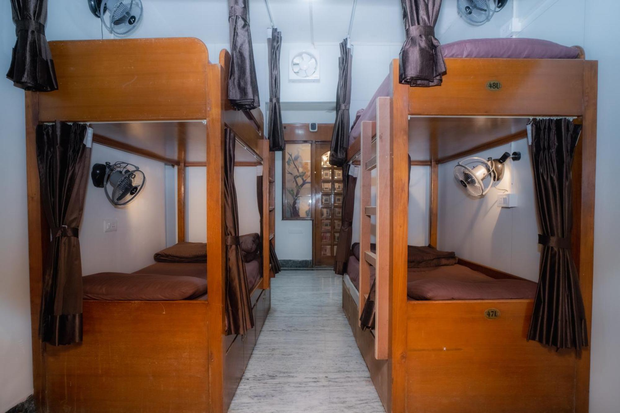 Pearl Courtyard Dormitory Varanasi Exterior foto